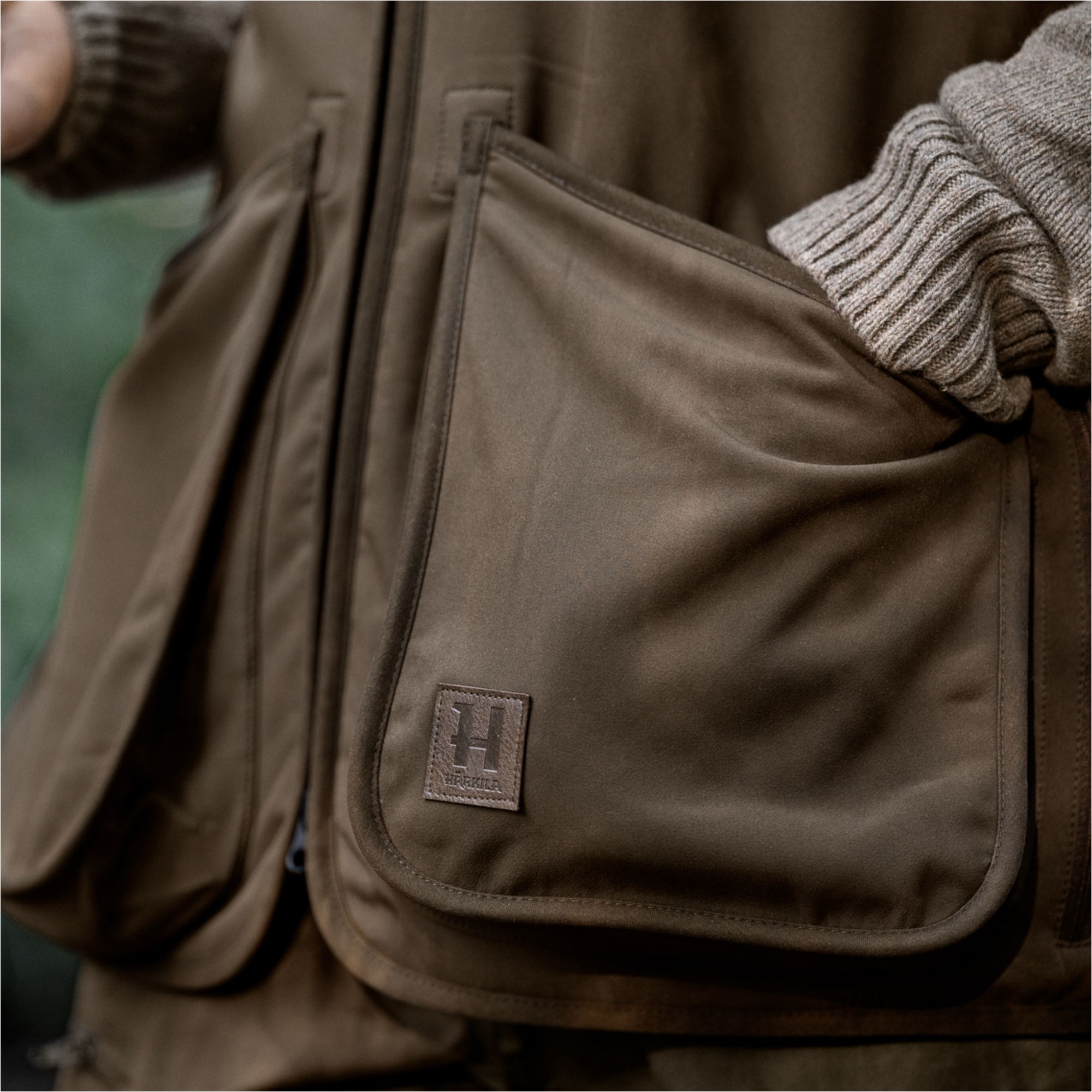 2026 Harkila Mens Skye Shooting Waistcoat 117430022005 - Willow Green / Shadow Brown